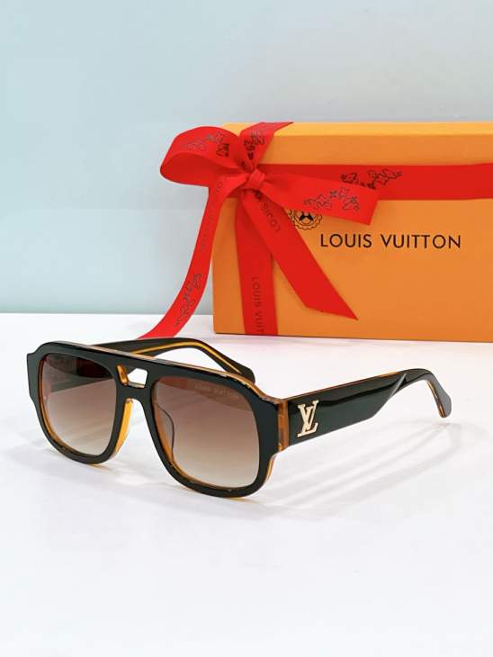 Picture of Louis Vuitton Sunglasses _SKUfw75976742fw